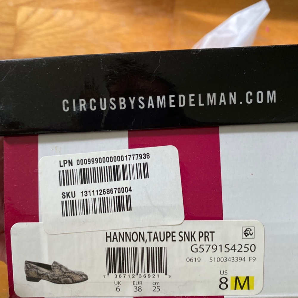 Shoes - Picture 4 of 4